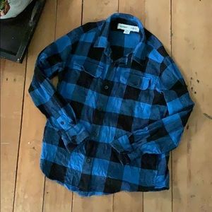 Old Navy Boy’s size 8 Buffalo plaid button up.